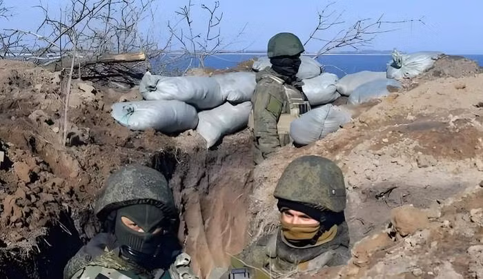 Theo phóng viên Lục Ngọc Quang của Đài Truyền hình Phượng hoàng (Trung Quốc), hiện đang trực tiếp ở mặt trận Kursk cho biết, hiện hướng Sudzha là hướng chiến đấu nóng nhất ở Kursk. Giao tranh tiếp tục diễn ra ở phía đông Sverdlikovo, Lebedevka, Nikolsky, Malaya Loknya ở phía tây bắc Sudzha vùng Kursk. 