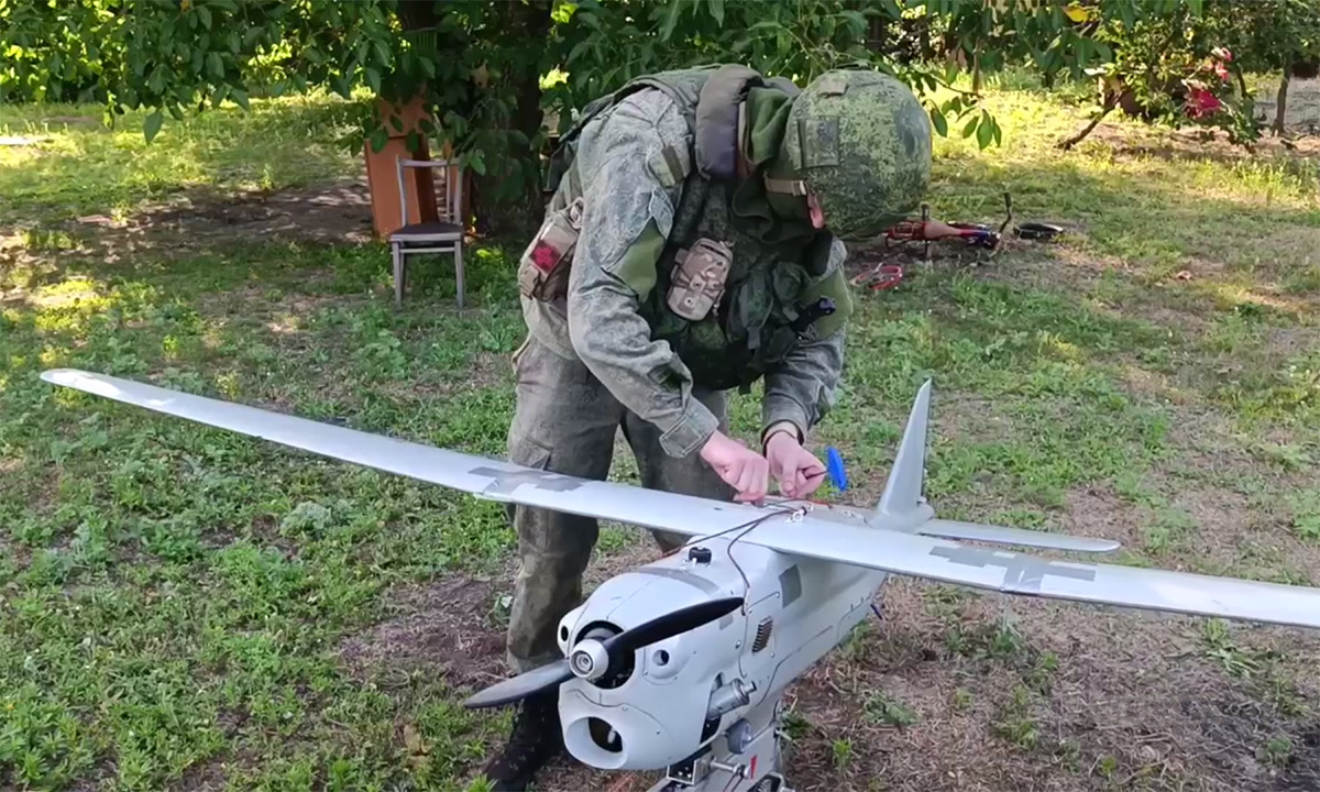 Mặc dù Mỹ và các nước phương Tây đã cố gắng hết sức để ngăn chặn Nga tiếp cận các nguồn cung cấp linh kiện điện tử, bằng các lệnh trừng phạt đối với Nga và cố gắng cắt đứt khả năng tiếp cận chip của nước này. Nhưng thực tế đã chứng minh rằng, các lệnh trừng phạt này không hoàn toàn hiệu quả.