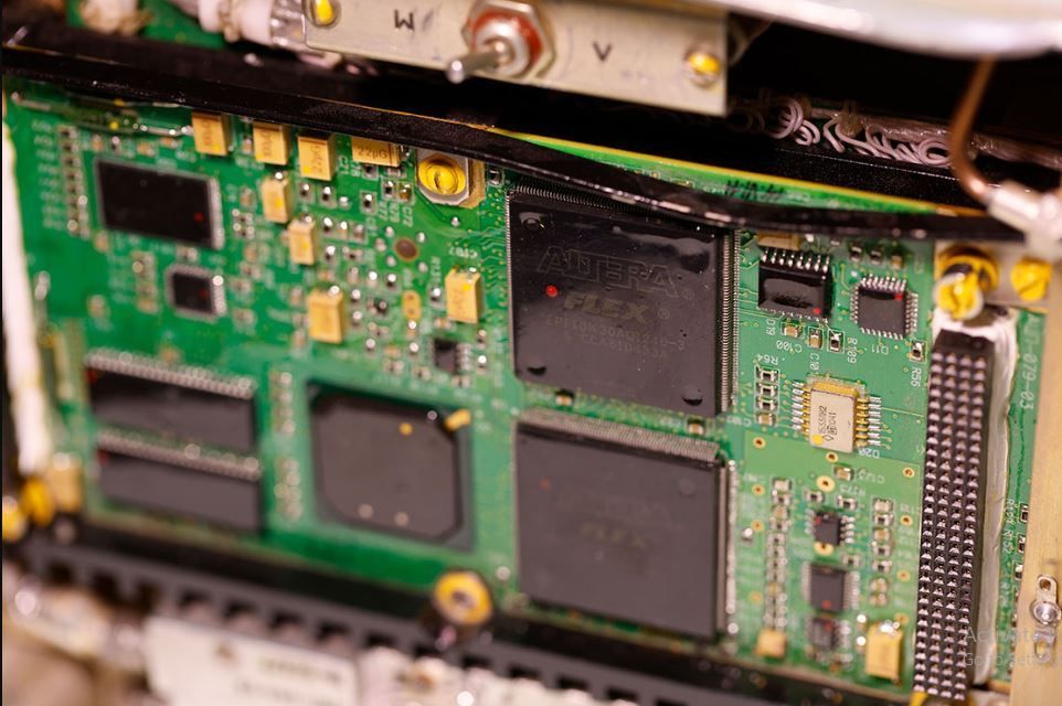 Các linh kiện điện tử đến Nga thông qua nhiều kênh khác nhau, điều này đã giúp Nga bảo đảm nguồn cung ổn định các linh kiện điện tử và chip cần thiết cho vũ khí dẫn đường chính xác của họ.