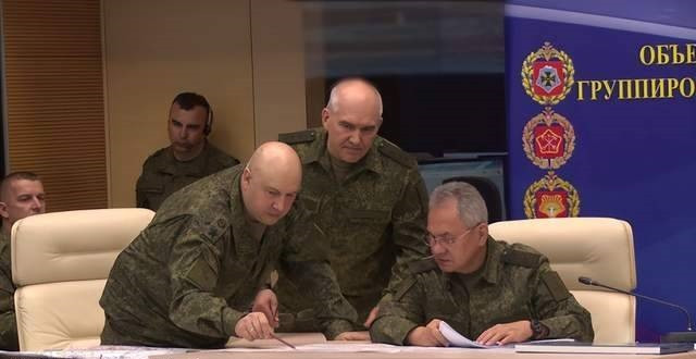 Các chuyên gia quân sự Mỹ chỉ ra rằng thành công của quân đội Nga là do Tư lệnh quân đội Nga tại Ukraine, tướng Sergei Sulovkin, bởi sau khi ông được bổ nhiệm làm tổng tư lệnh, thì "sự tương tác giữa Bộ chỉ huy và các đơn vị chiến đấu đã được cải thiện rõ rệt”.