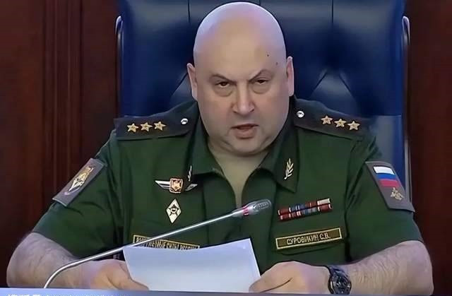 Sau khi Tướng Sulovkin nhậm chức, ông đã thực hiện một loạt điều chỉnh đối với các hoạt động quân sự của Nga tại chiến trường Ukraine, chẳng hạn như cho phép quân đội Nga triệt thoái khỏi bờ tây sông Dnieper ở vùng Kherson. Lần này mặc dù là bế quan, nhưng lại được giới lãnh đạo quân sự nhất trí cao.