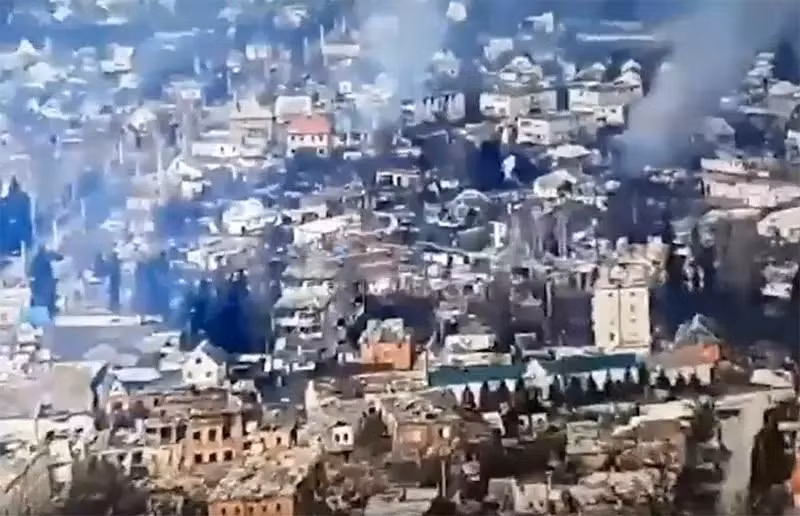 Tuy nhiên, vào sáng ngày 12/3, lính Nga đã kéo cờ ở vùng ngoại ô phía tây Sudzha và cho biết, họ không gặp phải sự phòng thủ có tổ chức nào của AFU, chỉ có sự kháng cự lẻ tẻ và RFAF đang tiến “thu dọn” trong thị trấn. Như vậy, RFAF chỉ mất 10 giờ để tái chiếm thị trấn chiến lược này. 