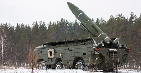 Tuy nhiên những thông tin này của BTTM Quân đội Ukraine đều là “phỏng đoán”, bởi trong tuần đầu tiến hành chiến dịch quân sự đặc biệt của Nga tại Ukraine, tên lửa Calibre vẫn chưa được Quân đội Nga sử dụng nhiều, mà chủ yếu là các loại tên lửa đạn đạo Tochka-U có từ thời Liên Xô, nhưng đã được Nga nâng cấp.