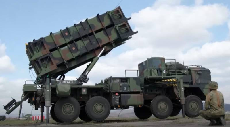 Theo ước tính của Wright, tên lửa Kinzhal bị giảm tốc độ nghiêm trọng trong quá trình bổ nhào, khiến các phiên bản hiện đại của tên lửa đánh chặn Patriot PAC-3, hoàn toàn có thể đánh chặn nó. 