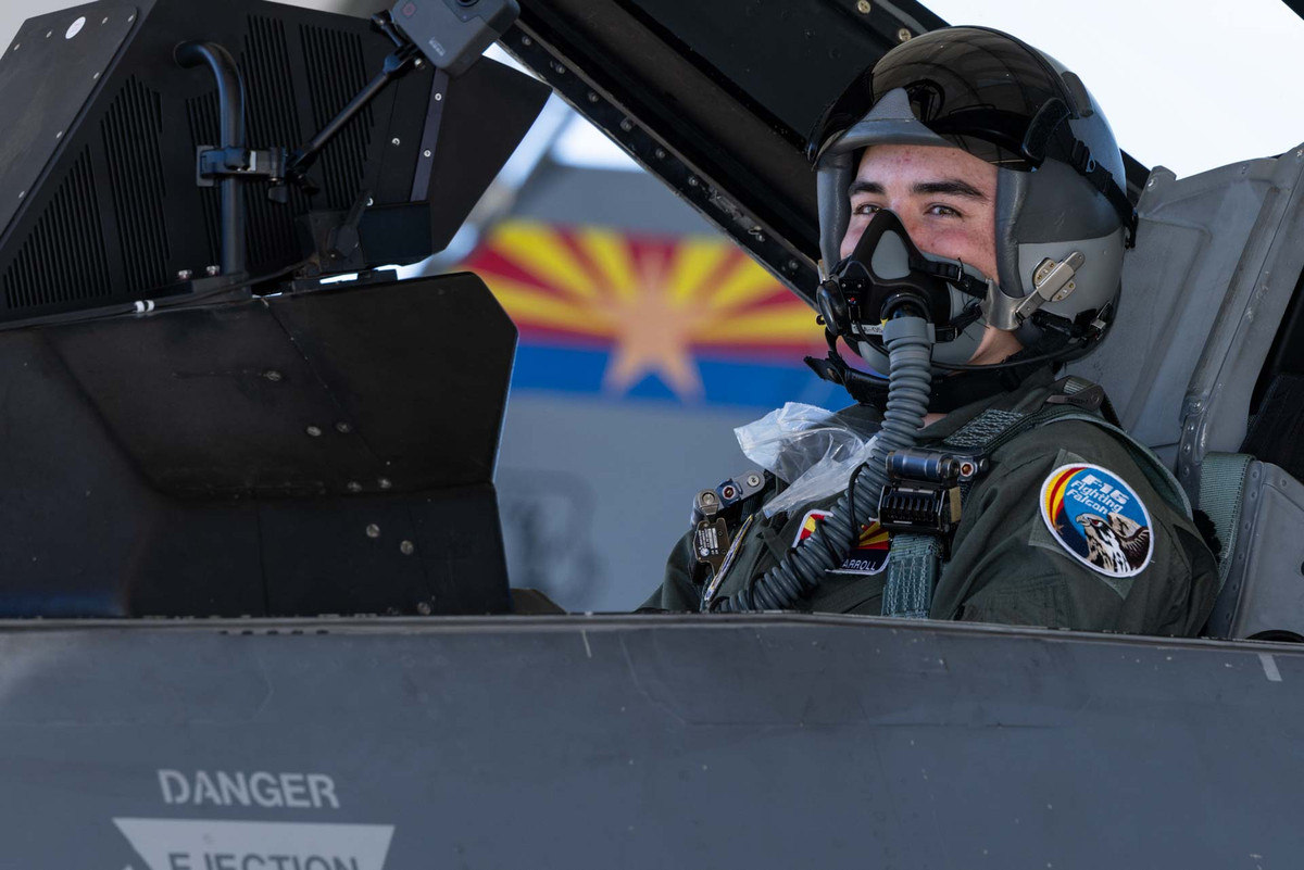 Kiev đang yêu cầu Mỹ và các đối tác châu Âu mở rộng chương trình đào tạo phi công lái F-16, trong khi các đồng minh phản bác rằng, phi công Ukraine vẫn chưa sẵn sàng bắt đầu sử dụng máy bay chiến đấu F-16 mà họ sắp nhận.