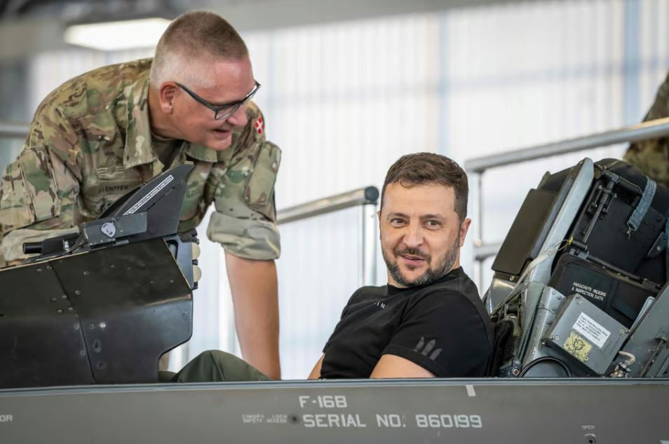 Bỉ, Đan Mạch, Hà Lan và Na Uy đã cam kết chuyển hơn 60 máy bay chiến đấu F-16 cho Ukraine. Những chiếc máy bay đầu tiên dự kiến sẽ xuất xưởng vào cuối năm nay.