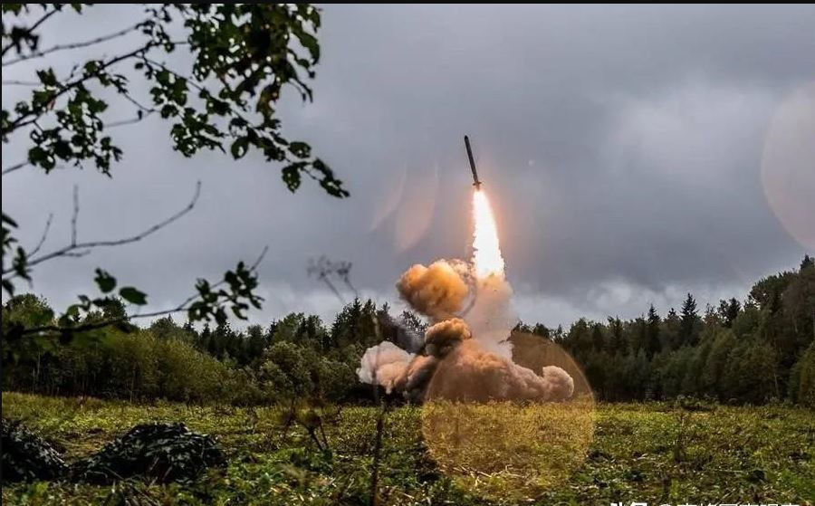 Theo Hãng thông tấn nhà nước Anadolu của Thổ Nhĩ Kỳ ngày 10/8 đưa tin, Quân đội Nga đã phóng tên lửa hành trình chiến thuật R-500 từ hệ thống Iskander-K và tất cả đều đánh trúng khách sạn Riviera Rekats ở thành phố Zaporozhye, miền Nam Ukraine.