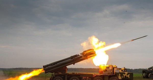 Các chuyên gia cho rằng, nếu Lực lượng vũ trang Ukraine thực sự sử dụng loại pháo phản lực hạng nặng 300 mm ở Donbass, việc này sẽ dẫn đến tổn thất cực kỳ nặng nề cho DPR và LPR.