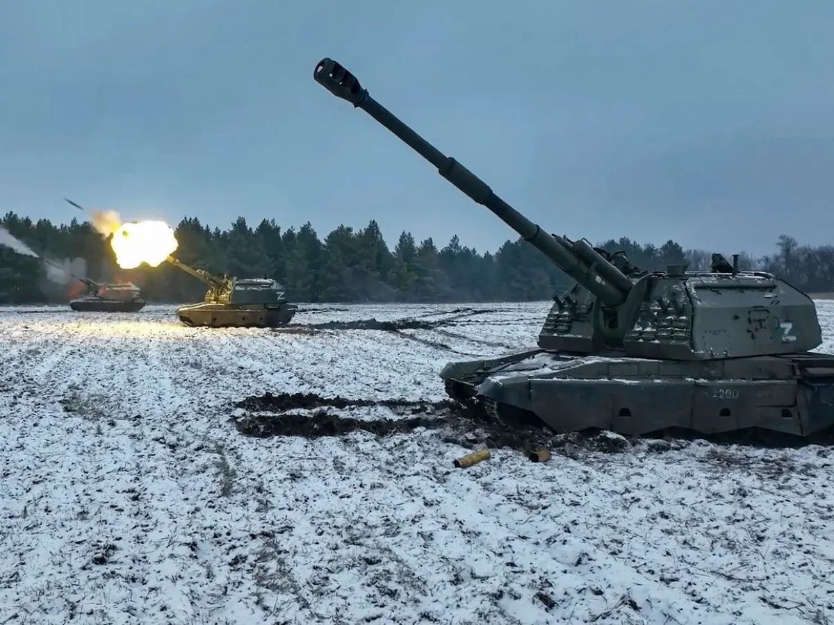 Trong những ngày qua, thành tích chiến đấu của quân Nga ở vùng ngoại ô phía nam và phía bắc Bakhmut, đã tạo ra một thế trận hoàn toàn thuận lợi cho pháo binh Nga. Sau khi hứng chịu đòn rocket phóng loạt HIMARS do Mỹ chế tạo, Nga đã tập trung toàn bộ dàn phóng rocket tầm xa chính xác cao nội địa, cho chiến trường Donbass. 
