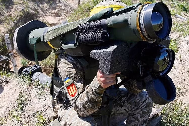 Theo tài liệu nội bộ của nhà sản xuất Raytheon, tên lửa chống tăng Javelin do Mỹ cung cấp cho Ukraine có tỷ lệ trúng mục tiêu, tầm bắn và độ tin cậy kỹ thuật của tên lửa rất kém. 