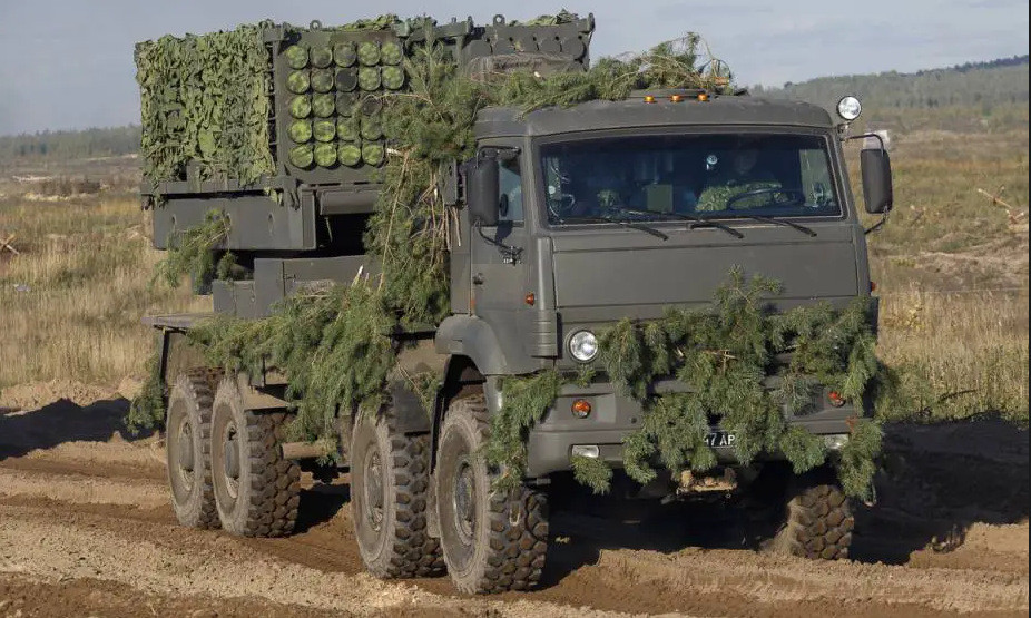 Hiện nay quân đội Nga còn có một hệ thống rải mìn từ xa có tên “Nông nghiệp”; hệ thống này có khả năng rải mìn với một diện tích tương đương vài sân bóng đá. Theo mạng xã hội Telegram, hệ thống rải mìn “Nông nghiệp” này, hiện đang được Quân đội Nga sử dụng thường xuyên ở Zaporozhye. Ảnh: Military.