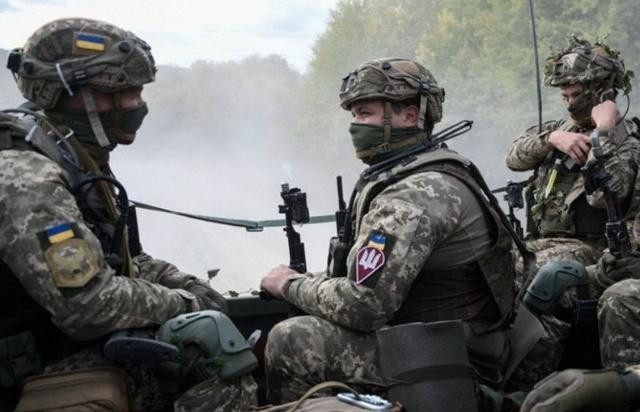 Bên nào sẽ chiếm thế thượng phong giữa Quân đội Nga và Ukraine? Biến số chính chủ yếu là viện trợ quân sự của phương Tây. Một tin xấu cho Quân đội Nga, là tại Hội nghị an ninh München tổ chức ở Đức, các nước phương Tây tiếp tục thống nhất mặt trận, nội bộ cơ bản không có tiếng nói bất hòa, đa số đều ủng hộ Ukraine.