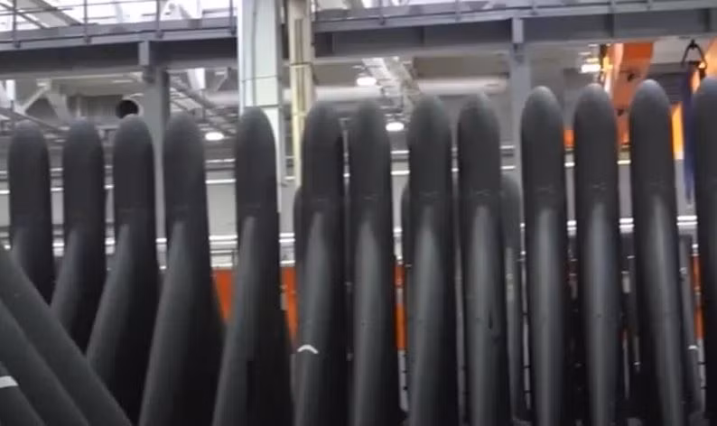 Theo điều tra của The Guardian, chỉ trong tháng 10, Lực lượng vũ trang Nga đã phóng khoảng 2.023 UAV tự sát Geran-2 vào các mục tiêu trên khắp lãnh thổ Ukraine; một con số kỷ lục, gây quá tải cho hệ thống phòng không của Ukraine. 