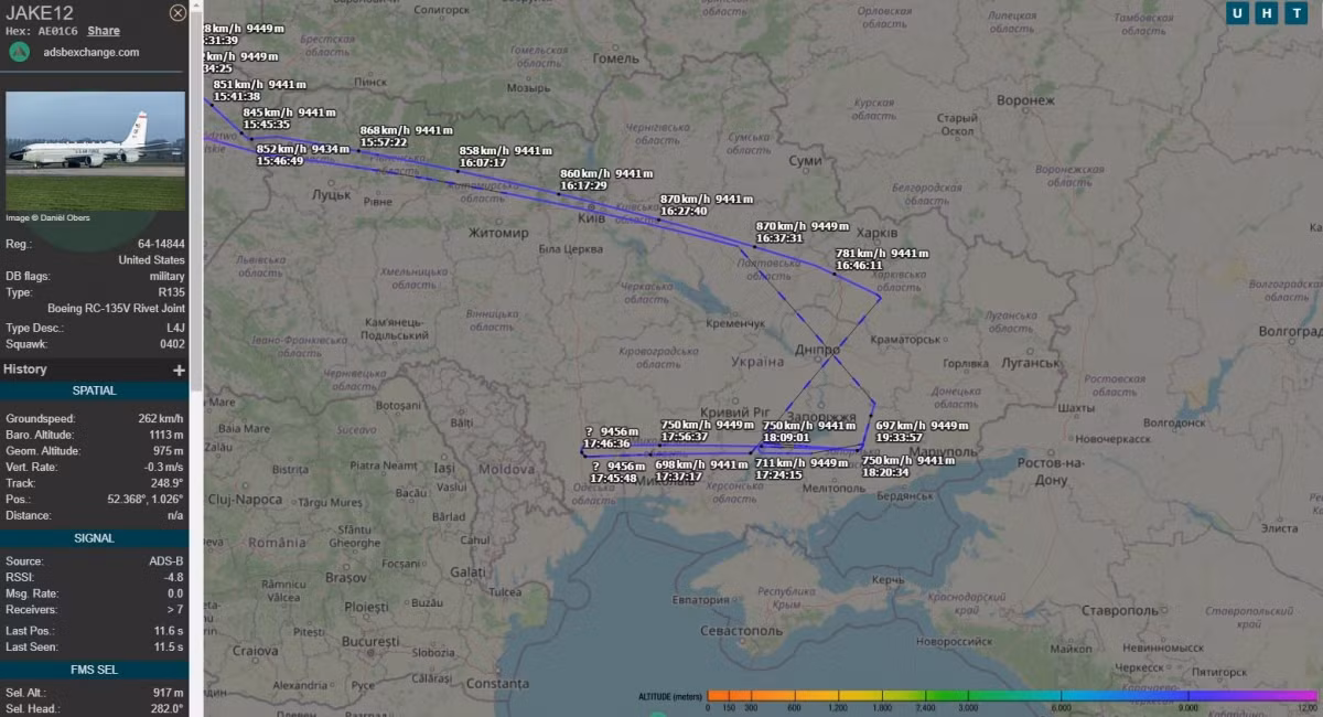 Theo số liệu mà truyền thông Nga công bố, trong quá trình trinh sát của một máy bay quân sự Mỹ dọc theo đường giới tuyến tạm thời, đã chú ý quan sát các mục tiêu dân quân nằm gần đường giới tuyến.
