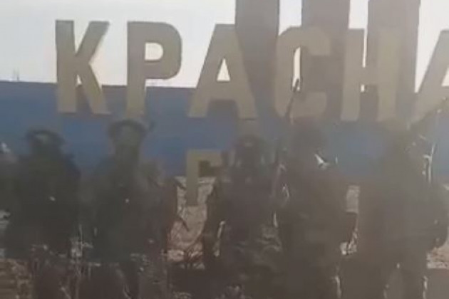 Trong khi đó, Bộ Tổng tham mưu Quân đội Ukraine phủ nhận việc mất quyền kiểm soát đối với làng Krasnaya Gora, nằm kề phía tây bắc thành phố Bakhmut. Làng Krasnaya Gora có vị trí chiến thuật cao đối với việc khống chế Bakhmut, đã bị lính đánh thuê Wagner của Nga tràn ngập vào ngày 12/2 vừa qua. 