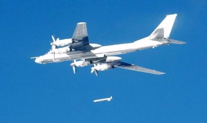 Ngay cả một tên lửa hành trình của Nga mà cả Mỹ và Ba Lan cũng không thể đánh chặn được, vậy nếu 158 tên lửa và máy bay không người lái tấn công đồng loạt thì tình huống sẽ như thế nào?