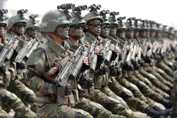 Dư luận quốc tế đang hồi hộp chờ đợi xem cuộc chiến do một quốc gia nhỏ gây ra, sẽ viết lại chương lịch sử thế giới như thế nào, liệu có thể châm ngòi cho thế chiến thứ ba hay cuộc chiến tranh hạt nhân hay không?