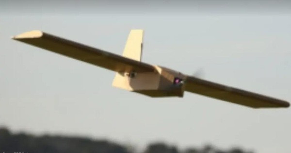 UAV của Ukraine đã tấn công thành công một nhà máy vũ khí của Nga sản xuất hệ thống phòng không Pantsir-S. Một UAV khác của Ukraine cũng tấn công một kho chứa dầu ở miền Tây nước Nga, gây ra đám cháy lớn.