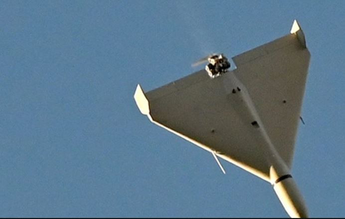 Trước đó, Nga cũng đã triển khai các dự án UAV như Orion, Eleron-3, Orlan-10 và Lancet. Họ cũng mua từ Iran một số lượng lớn UAV tự sát tầm xa Shahed-136 có thể mang 45,4 kg chất nổ và có tầm bay tới 1.931 km. Hiện Nga đã nội địa hóa loại UAV này với tên gọi Geran-2 và chuyển sang dùng động cơ phản lực.