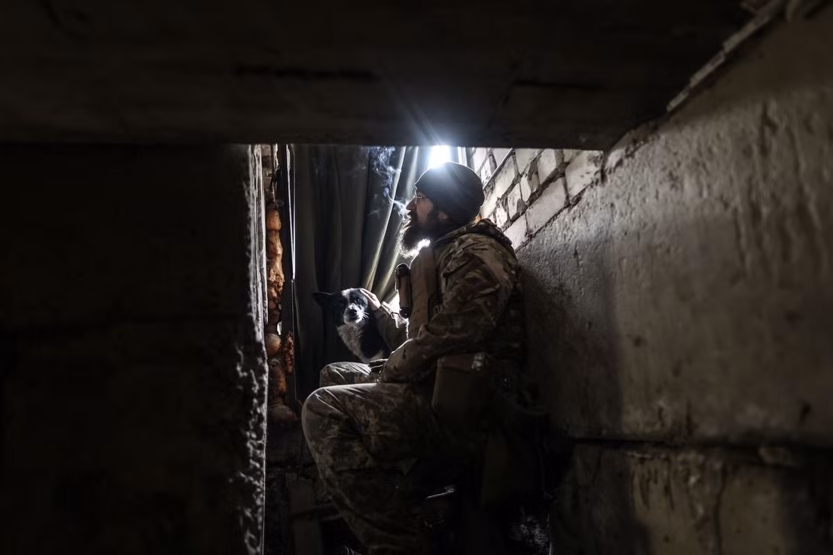 Có thông tin cho rằng, những công sự ngầm ở Bakhmut do Quân đội Ukraine xây dựng, được cố vấn quân sự NATO đích thân chỉ đạo; thiết bị và vật liệu sử dụng do các nước phương Tây cung cấp. Những hầm ngầm này có thể chịu được sức tấn công của bom 500 kg, cũng như bom nhiệt áp nhỏ. 