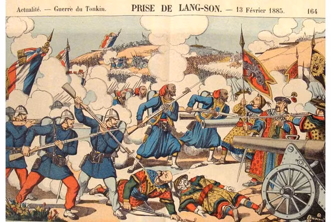 Ngày 26/1/1841, Anh tổng công kích pháo đài Hổ Môn, Đô đốc Quan Thiên Bồi quyết chiến tới cùng và tử trận; quân Anh phá hủy pháo đài này. Một ngày sau đó, Hoàng đế Đạo Quang tuyên chiến với nước Anh.