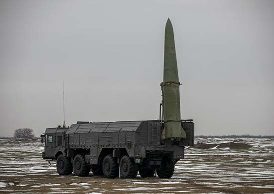 Mở rộng hơn nữa, Kots đề cập đến những đoạn phim (không được tiết lộ) cho thấy rằng, sau khi “một tên lửa bị bắn trúng và người Ukraine chạy đến dọn đống đổ nát, họ đã bị trúng thêm tên lửa thứ hai”. Như vậy có thể hiểu Nga hoàn toàn kiểm soát mục tiêu, phóng bồi tên lửa khi đối phương bất ngờ. 