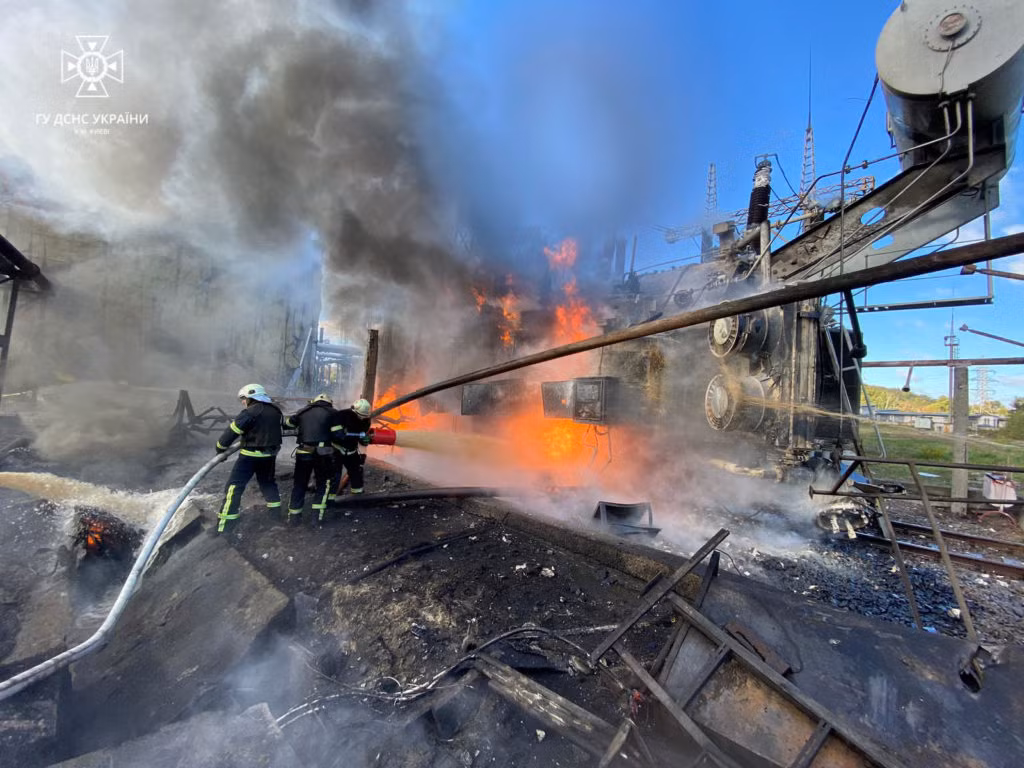 Trước đó thường chỉ có một tên lửa Iskander được phóng vào một mục tiêu và mục tiêu này được coi là bị tiêu diệt; nhưng bây giờ mọi thứ đang thay đổi, khi một số tên lửa Iskander được phóng đồng thời vào một mục tiêu, Kots nói thêm. 