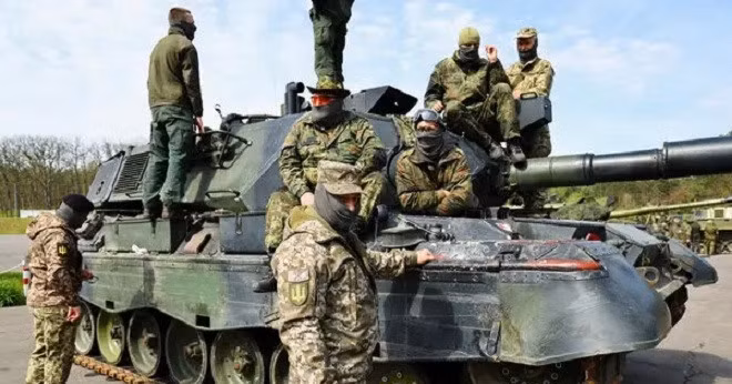 Trong số 20 chiếc Leopard 1A5 đợt đầu được Đan Mạch chuyển giao cho Ukraine, thì có 12 chiếc gặp trục trặc; trong đó có 2 chiếc gặp trục trặc nghiêm trọng. Sự việc xảy ra vào tháng 9, làm cho Ukraine không thể đưa kịp số Leopard 1A5 vào đợt phản công cuối cùng của Quân đội Ukraine.