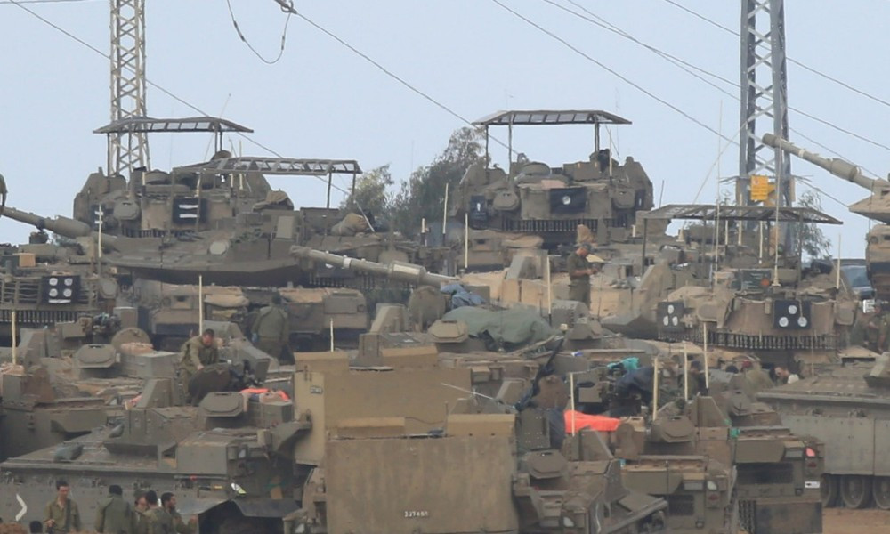 Hiện nay, “mũ sắt” trên nóc chỉ xuất hiện trên một số xe tăng của Israel và những chiếc xe tăng này có thể sẽ trở thành những xe tăng đầu tiên của Israel tiến vào Dải Gaza và khi đó, các lực lượng trên bộ của Israel sẽ phải đối mặt với vô số mối đe dọa ở Gaza và đặc biệt là UAV được trang bị vũ khí.