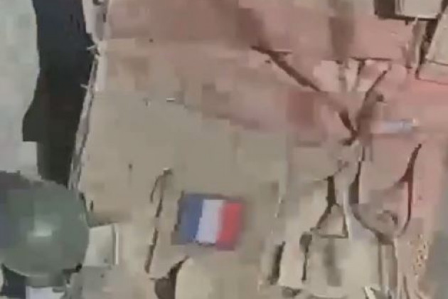 Theo báo chí phương Tây đưa tin, trong trận chiến ở ngoại ô phía đông Chasovre hôm 5/5, có thêm 7 binh sĩ Pháp thiệt mạng vì hỏa lực pháo binh của Nga. (Nguồn ảnh: Topwar, Forbes, CNN, Ukrinform).