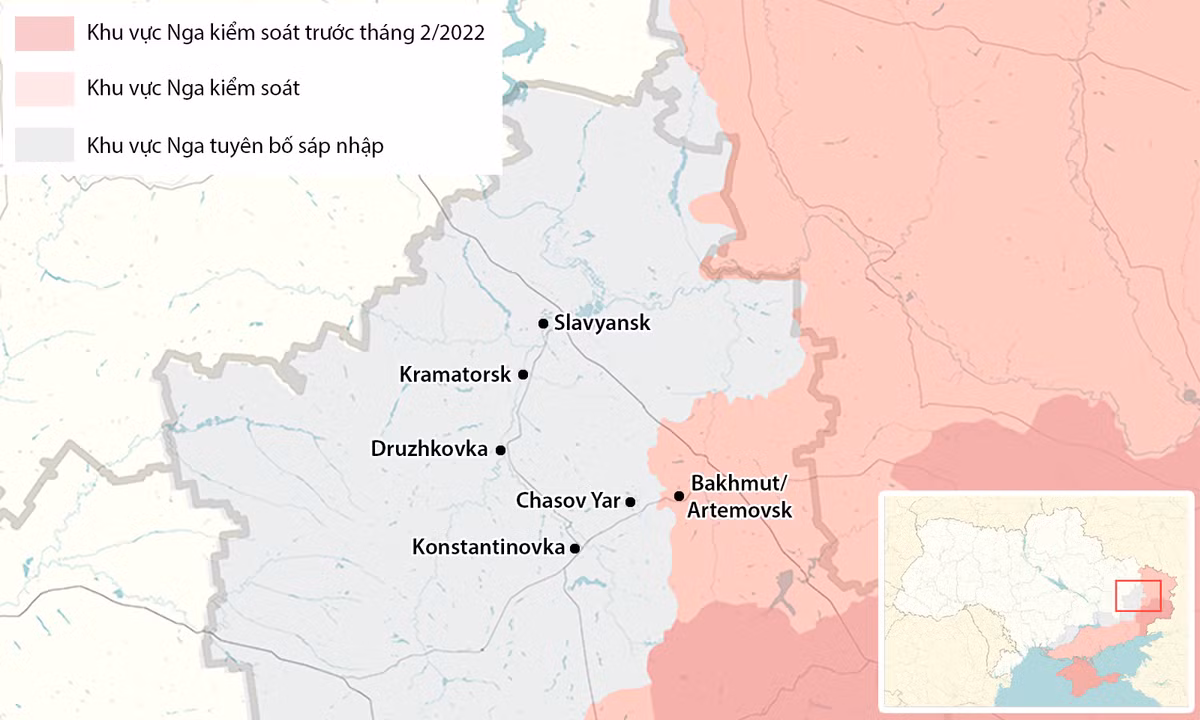 Kể từ thất bại của cuộc phản công lớn năm ngoái, Quân đội Ukraine tiếp tục xây dựng các tuyến phòng thủ. Tuyến phòng thủ Chasovya hiện tại được coi là cốt lõi của tuyến phòng thủ thứ hai của Ukraine. Một khi Chasov Yar thất thủ, quân Nga sẽ có thể đe dọa cho các thành phố quan trọng còn lại ở Donetsk là Kramatorsk, Slavyansk và Konstantinovka. 