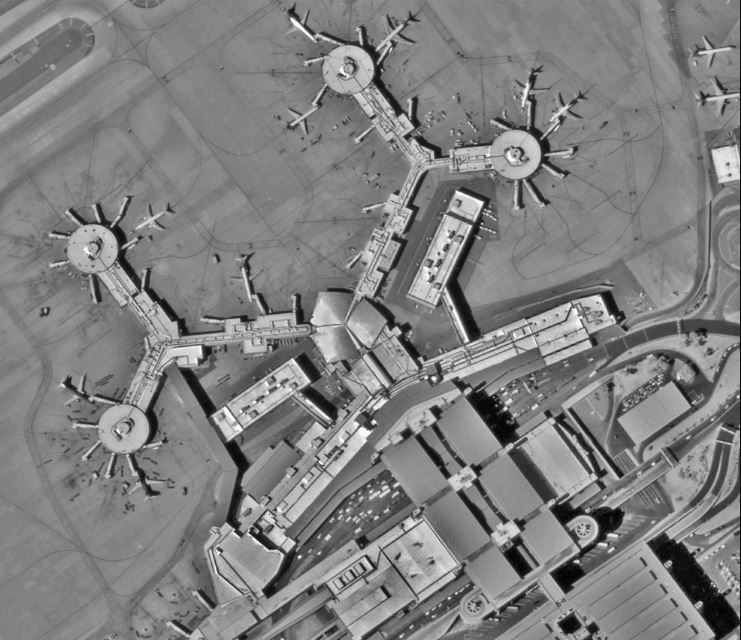 Cuối cùng, bối cảnh địa chính trị và tiền lệ lịch sử của công nghệ vệ tinh lưỡng dụng ở Nga, đã góp phần tạo nên nhận thức rằng, các vệ tinh Resurs-P đóng vai trò quân sự chiến lược, đặc biệt là khi cuộc xung đột với Ukraine đang diễn ra, Nga có thể huy động mọi tài nguyên của họ để phục vụ cho cuộc chiến. (Nguồn ảnh: Overclockers.ru, Weapons TG, Voivode, X).