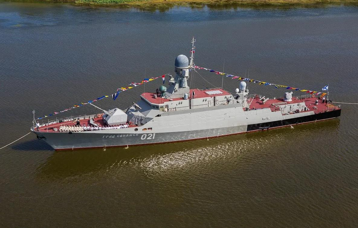 Cách đây vài ngày, Hải quân Nga đã tiếp nhận một số tàu, bao gồm các tàu tên lửa lớp Buyan-M và một số tàu tên lửa nhỏ được trang bị tên lửa hành trình tấn công mặt đất Calibre-NK.