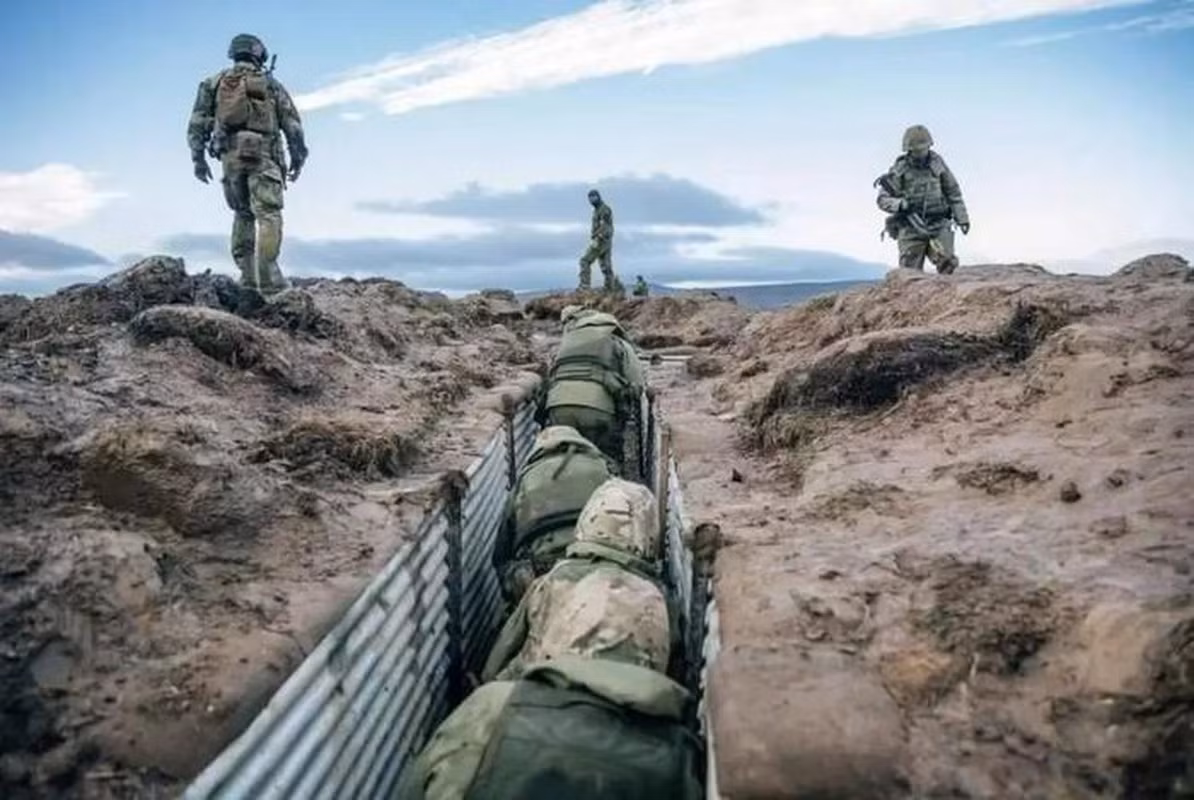 Trước cuộc tấn công đầy quyết tâm của Quân đội Ukraine, Tập đoàn quân 58 của quân đội Nga đã thể hiện sức mạnh phòng ngự, dựa vào các công sự vững chắc và hỏa lực rất mạnh. Họ biết rõ tầm quan trọng của nơi này và họ quyết tâm không thể để quân Ukraine tràn ngập. 