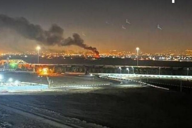 Có nhiều thông tin cho biết, Quân đội Mỹ cũng đã điều động nhiều máy bay chiến đấu tới Iraq để tiếp sức cho các hoạt động của Israel tấn công Iran. Hiện Quân đội Mỹ sẽ đảm bảo an ninh hàng không cho các sân bay Iraq. Tất nhiên, Israel cũng có thể hạ cánh để tiếp nhiên liệu mà Iraq không thể phát hiện; hoặc nếu biết thì giữ thái độ “im lặng”, vì hoạt động tấn công của Israel vào Iran có sự đồng ý và giúp sức của Mỹ.