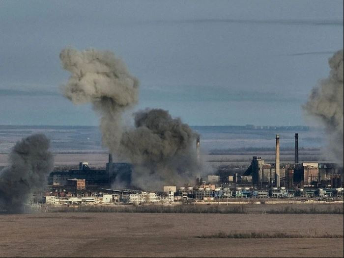 Với những công sự kiên cố, hay những tòa nhà cao tầng, các loại pháo của Nga thường “bất lực”; nhưng với bom thì khác. Minhchứng là thành phố Avdiivka, từng được Ukraine tuyên bố là “pháo đài không thể đánh sập”, đã không thể chịu nổi khi Nga sử dụng bom với tần suất lớn. 