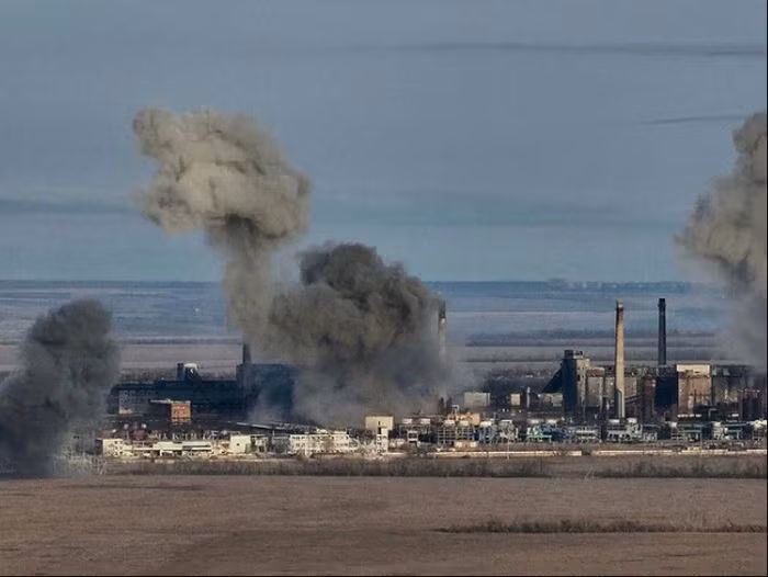 Với những công sự kiên cố, hay những tòa nhà cao tầng, các loại pháo của Nga thường “bất lực”; nhưng với bom thì khác. Minhchứng là thành phố Avdiivka, từng được Ukraine tuyên bố là “pháo đài không thể đánh sập”, đã không thể chịu nổi khi Nga sử dụng bom với tần suất lớn. 