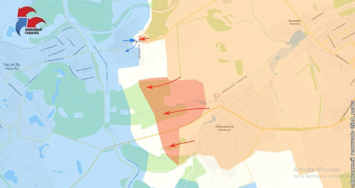 Trong khi đó, kênh quân sự Rybar trên mạng xã hội Telegram cho biết, tại phía tây thành phố Bakhmut, quân Nga đang tiến về tiểu khu Kanal. Không quân và pháo binh Nga đang tập kích dữ dội vào các vị trí phòng ngự và những khu tập trung quân - vũ khí trang bị của Ukraine ở Chasov Yar và vùng lân cận.