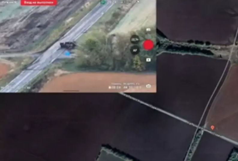Trong đoạn video được quay bằng UAV, người xem có thể thấy ít nhất 15 xe cơ giới các loại của quân Ukraine đã bị phá hủy dọc theo tuyến đường dài 5 km. Hiện tại, các đơn của Nga đã tiến công và đang chiến đấu ở Zeleny Shlyakh, Novonikolaevka và Lyubimovka. Quân Ukraine cũng đã rút lui khỏi Olgovka. 