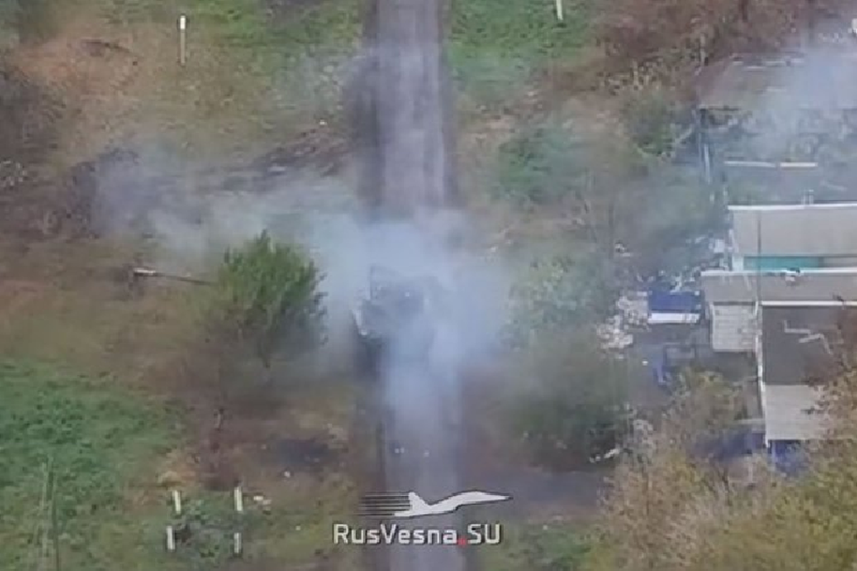 Quân đội Ukraine đã sử dụng 4 xe chiến đấu bọc thép và 2 xe tăng được điều động để phản công vào khu vực Zelyony Shlyakh, nằm trên trục đường 38K-030 chạy từ Korenevo đến Sudzha. Sự xuất hiện của xe tăng chiến đấu chủ lực M1A1 đã tăng cường hoạt động cơ động của Quân đội Ukraine.