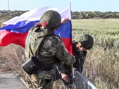 Ngày 19/7, Bộ Quốc phòng Nga thông báo, đã nắm quyền kiểm soát ngôi làng Yurivka ở ngoại ô thị trấn New York. Nhưng hai ngày sau, blog "Deep State" do Quân đội Ukraine kiểm soát lại đưa tin, Quân đội Nga đang tiến vào trung tâm thị trấn New York và nắm quyền kiểm soát một số đường phố.