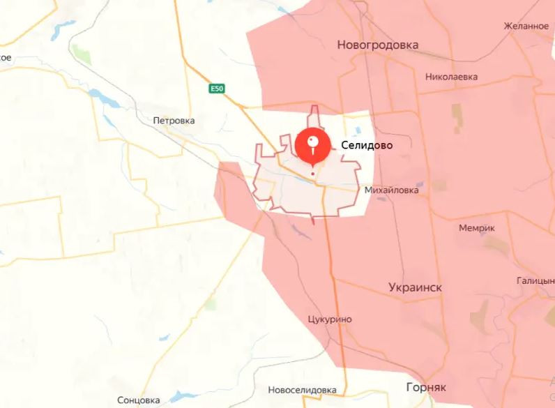 Hiện tại, chỉ có phía tây bắc Selidove được kết nối với thế giới bên ngoài, nhưng khu vực này cũng đã bị hỏa lực Nga phong tỏa và biến thành con đường chết chóc. Chiến thuật của Nga vẫn thực hiện như cũ, đó là “3 vây, 1 mở”, tuy nhiên con đường mở của Nga, thực tế cũng đã bị hỏa lực đóng chặt.