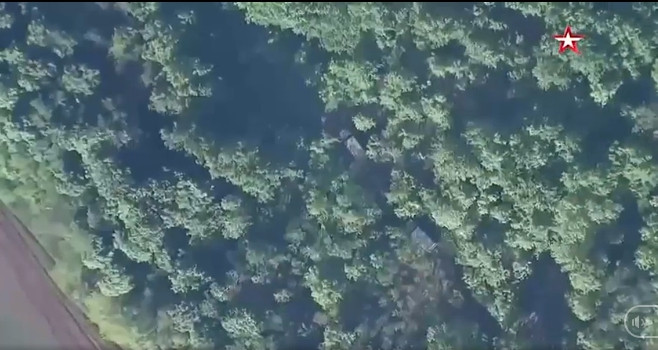 Theo ghi nhận, sau các cuộc tấn công tên lửa do UAV Nga thực hiện, các lực lượng Ukraine đã tìm cách đưa các khẩu đội pháo M777 ẩn náu trong rừng. Tuy nhiên rừng của Ukraine đều là rừng thưa, nên lực lượng ẩn nấp tại đây, rất dễ bị trinh sát trên không của Nga phát hiện.