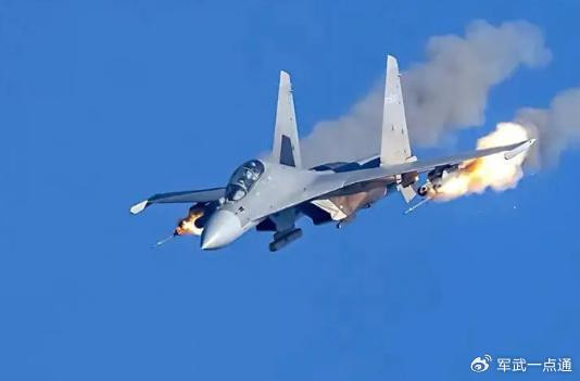 Khi tên lửa đầu tiên phóng từ J-16 tấn công phía trên mục tiêu, nó sẽ phá hủy lớp bảo vệ phía trên của boongke, làm lộ vị trí của mục tiêu và chuẩn bị cho các cuộc tấn công tiếp theo. Ngay sau đó, quả tên lửa thứ hai đã bắn trúng mục tiêu qua lỗ được mở bằng quả tên lửa thứ nhất, tiêu diệt sinh lực ẩn nấp bên trong. 