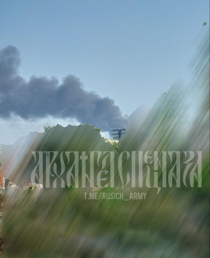 Ukraine cho biết, sau khi ít nhất 10 tên lửa tấn công Kiev, thủ đô Ukraine, một nhóm tên lửa hành trình khác của Nga vẫn bay tới thủ đô Kiev, làm Kiev đang bị mất điện hoàn toàn. Phía Ukraine cho rằng, việc mất điện liên quan đến vụ không kích của Quân đội Nga vào cơ sở hạ tầng năng lượng ở khu vực Kiev.