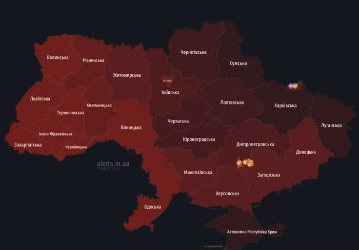 Trước cuộc không kích quy mô lớn của Nga vừa rồi, Ukraine gần như không tiến hành các hoạt động đánh trả phòng không. Rõ ràng, toàn bộ lực lượng phòng không của Quân đội Ukraine đã được rút về biên giới khu vực Kursk, để hỗ trợ Quân đội Ukraine tấn công vào tỉnh Kursk.