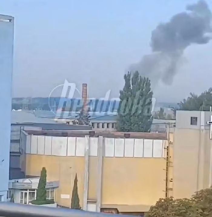 Tình trạng mất điện khẩn cấp cũng xảy ra ở tỉnh Nikolayev. Tại Odessa, một đám cháy đã bùng phát tại một trung tâm phân phối điện, do sự cố mất điện đột ngột trên diện rộng. Công ty năng lượng nhà nước Ukraine thông báo cắt điện khẩn cấp, để tránh gây thiệt hại lớn hơn. Theo thông tin, cuộc tấn công này chỉ là bước khởi đầu.