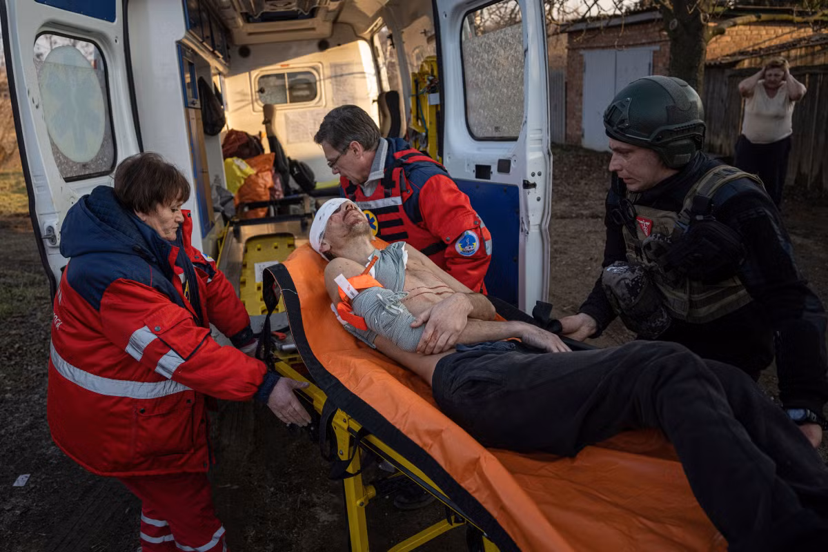 Chính quyền của thị trấn Chasov Yar đã xác nhận thực tế về việc sơ tán người dân thị trấn; cụ thể là cha mẹ có con bị buộc phải rời khỏi thị trấn. Tuy nhiên những thường dân khác, trong trường hợp không muốn sơ tán được phép ở lại, nhưng trên thực tế không có ai dám ở lại. 