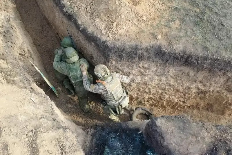 Thông tin của Viện Nghiên cứu Chiến tranh Mỹ (ISW), cho biết từ ngày 29/4, quân Nga đã tiến vào làng Bilovody và bắt đầu giao tranh ác liệt ở trong làng với quân Ukraine. Phải đến ngày 2/5, quân Nga mới kiểm soát hoàn toàn Bilovody và phát triển chiếm thêm làng Vodolahy ở phía tây.