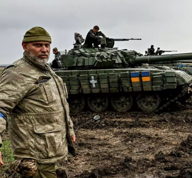 Nhiệm vụ thứ nhất với các lực lượng Ukraine là tiếp tục giữ vững Bakhmut; thứ hai dựa vào công sự để tiêu hao sinh lực và vũ khí của quân Nga nhiều nhất có thể. Thứ ba là thu hút và cầm chân chủ lực của quân đội Nga, để tạo cơ hội phản công cho quân đội Ukraine ở các chiến trường khác. 